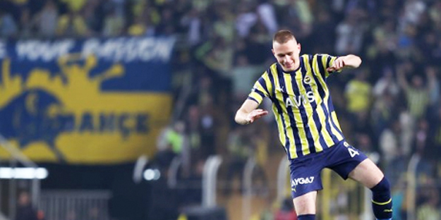 Almalıyız acilen diyerek duyurdular... Fenerbahçe’den Galatasaray’a yılın transfer çalımı!