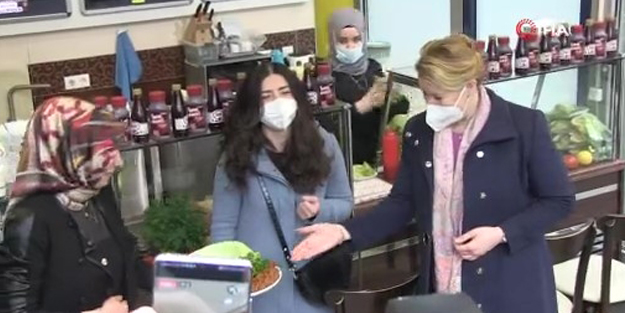 Alman Bakan çiğköfte yedi, verdiği tepki gülümsetti