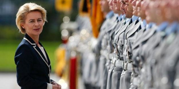 Alman bakan İncirlik'te!