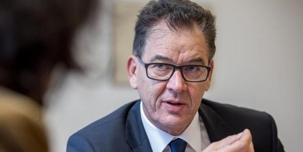 Alman Bakan: Türkiye'yi örnek alın