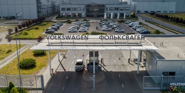Alman devi Volkswagen Rusya’daki varlıklarını bir bir sattı! Şok gelişmeyi Rusya dünyaya böyle duyurdu