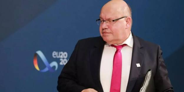 Alman Maliye Bakanı toplantıda fenalaştı