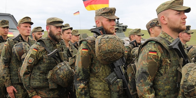 Alman ordusunda büyük kriz