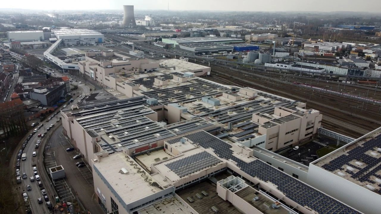 Alman otomotiv devi 76 yıllık fabrikasını kapattı! İlan etti