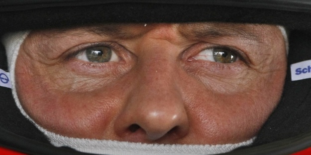 Alman pilot Michael Schumacher taburcu edildi