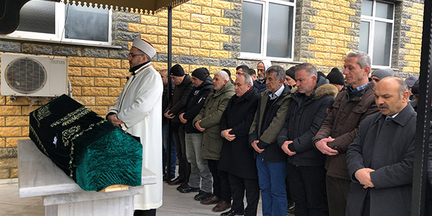 Alman polisi tarafından kurşunlanarak öldürülen Türk vatandaşı toprağa verildi