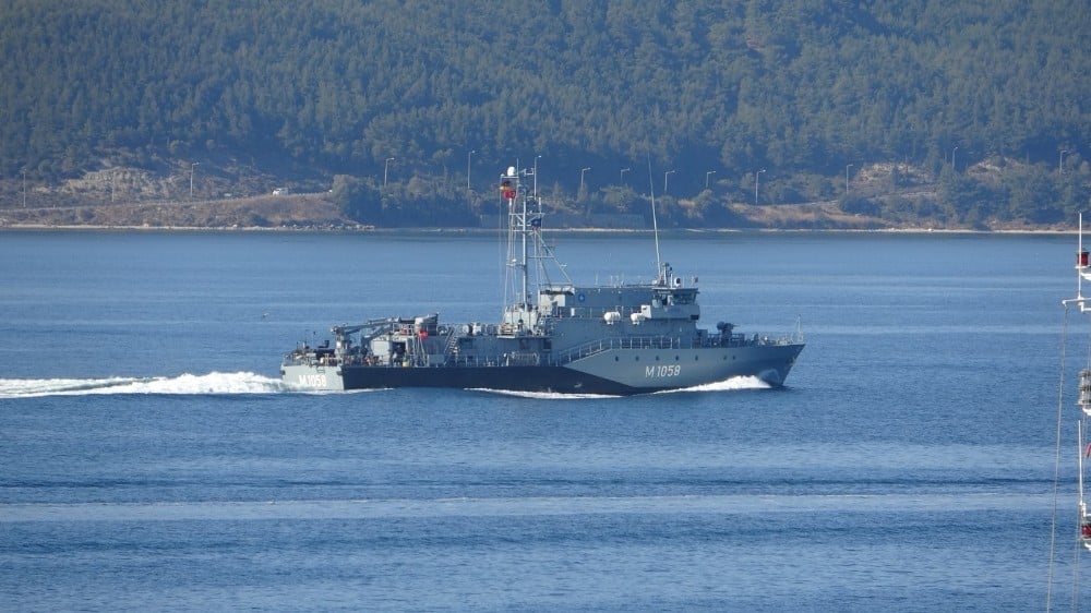 Alman savaş gemisi ’Fulda’ Çanakkale Boğazı’ndan geçti 