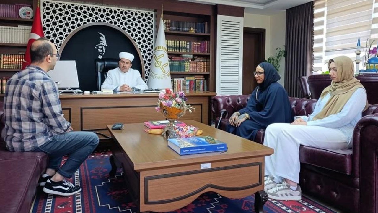 Alman turist Alanya’da İslamiyet’i seçti