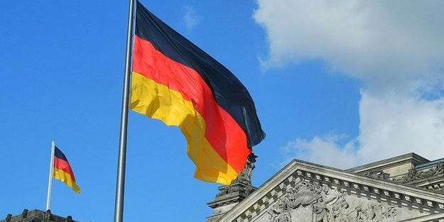 Almanlar, askeri kaynakları için Polonya ve Slovakya’ya konuşlandırdığı Patriot hava savunma sistemini teslim etti!