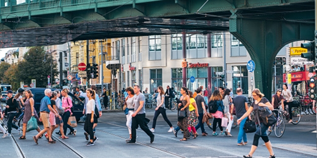 Almanlar domuz eti ve alkolü bıraktı