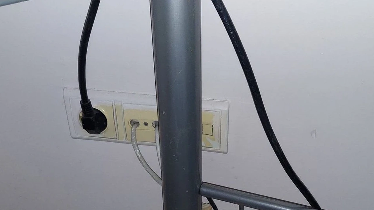 Almanlar Neden Fişi Yukarı Doğru Takıyor? Sonunda ortaya çıktı