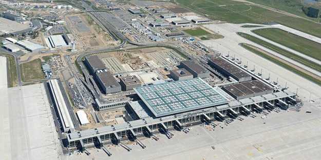 Almanlar utanç havalimanını 14 yılın ardından nihayet açıyor