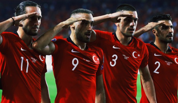 Almanlara ders olacak asker selamı sözleri!