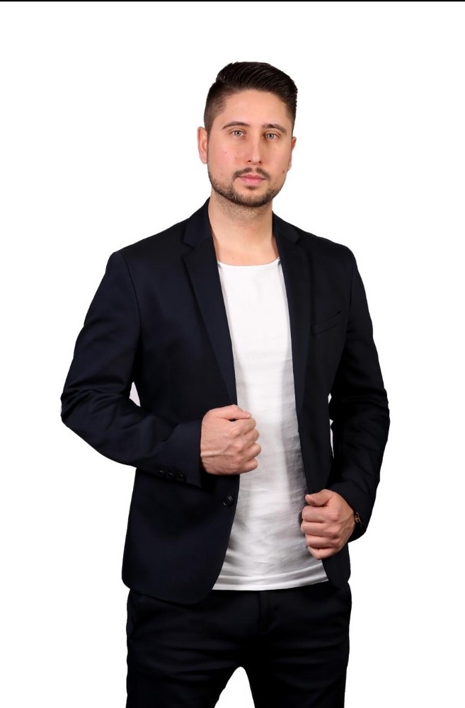 Almanlara nargileyi sevdiren Türk; Burak Şifayin 