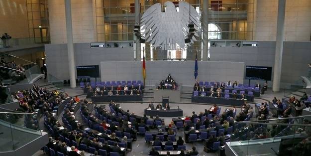 Almanlardan Başbakanlarına linç!