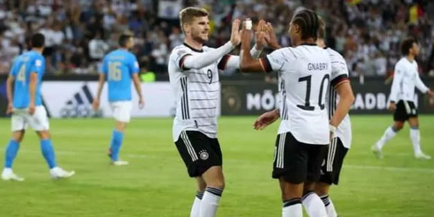 Almanlardan İtalya'yı gole boğdu