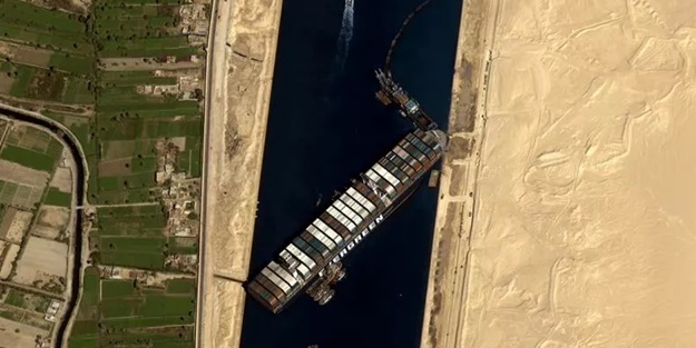 Almanların korktuğu başına geldi... Göktürk-1 Süveyş'teki kazayı böyle görüntüledi