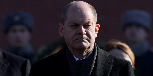 Almanya Başbakanı hakkında suç duyurusu