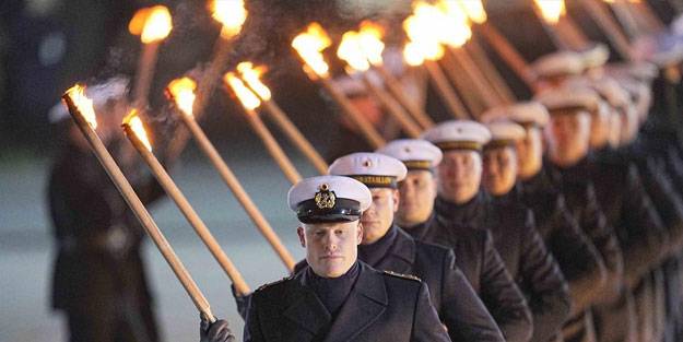 Almanya Başbakanı Merkel'e veda ettiler