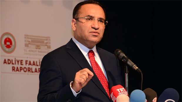 'Almanya Başbakanı Merkel'i kutluyorum'