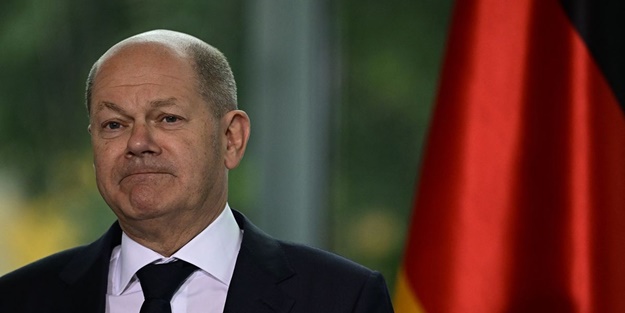 Almanya Başbakanı'na döner protestosu