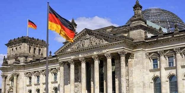 Almanya 'casus' olduğunu öne sürdüğü Rus diplomatı sınır dışı etti!