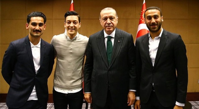 Almanya Cumhurbaşkanı'ndan Erdoğanla görüşen futbolculara tehdit
