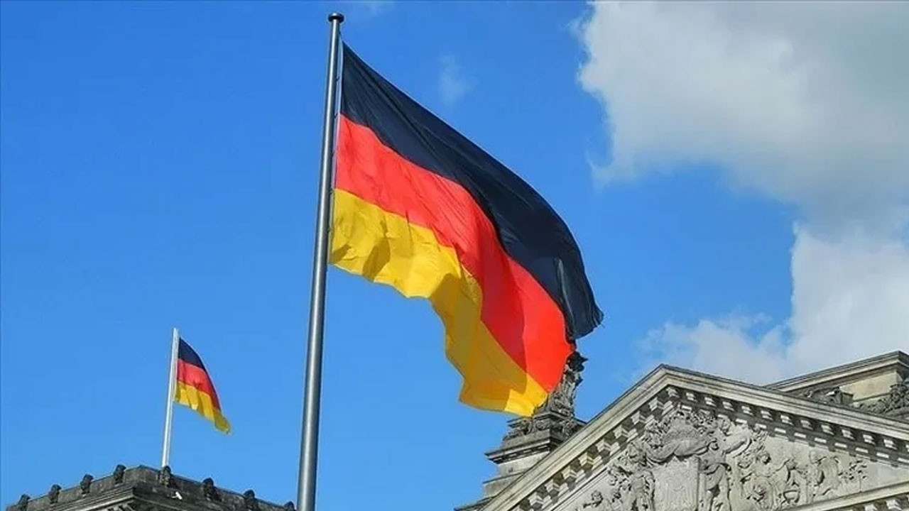 Almanya ekonomisinde kırmızı alarm! 2026 büyüme tahminini düşürdü