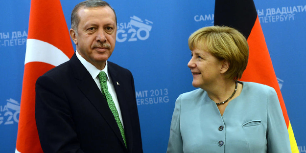Merkel bunu nadir yapıyor! Almanya ayakta