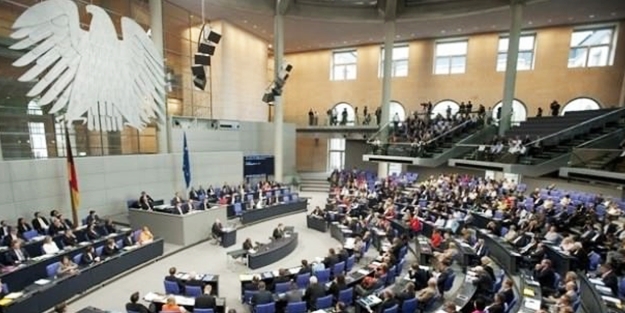 Almanya, Ermeni soykırımı tasarısını askıya aldı
