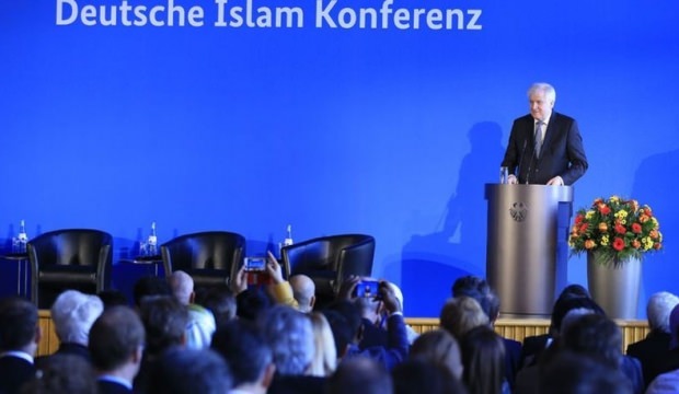 Almanya İslam’ın olmadığı ‘İslam Konferansı’ için özür diledi