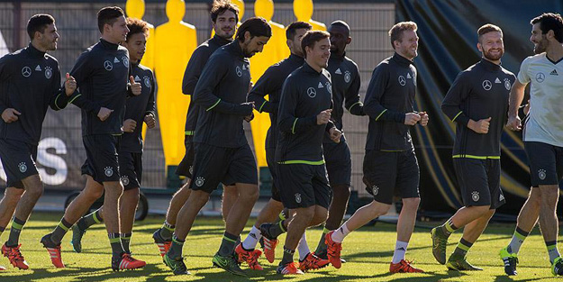 Milli Takıma bomba ihbarı!