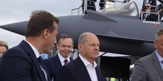  Almanya'dan Eurofighter savaş uçağı siparişi!