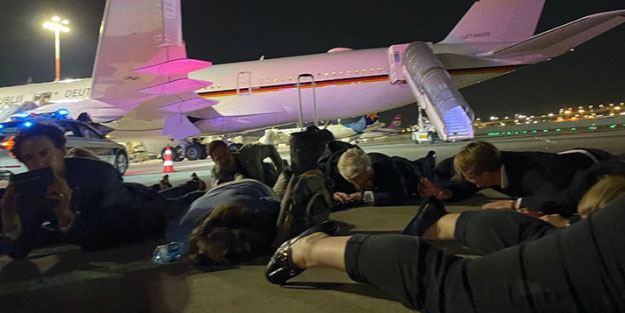 Almanya Şansölyesi yüzüstü yere kapaklandı