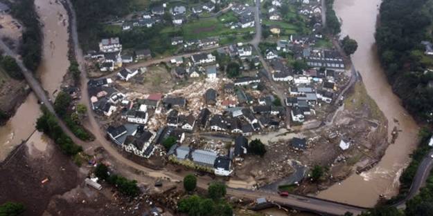 Almanya sele teslim oldu! Yüzü aşkın ölü var