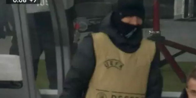 Almanya-Türkiye maçında çok konuşuldu! Gizemli isim tespit edildi