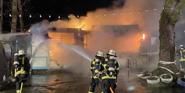 Almanya'da alçak saldırı! Bir Türk'e ait büfe kundaklandı