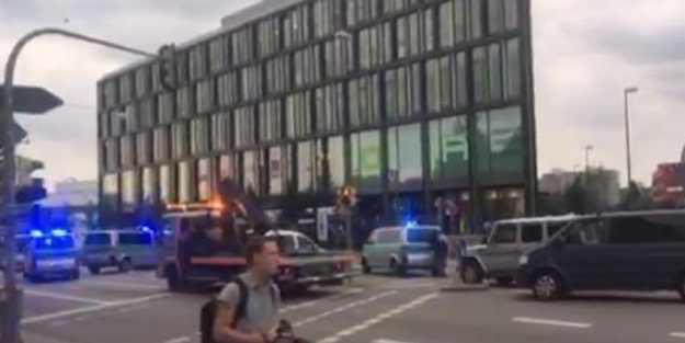 Almanya'da AVM baskını!