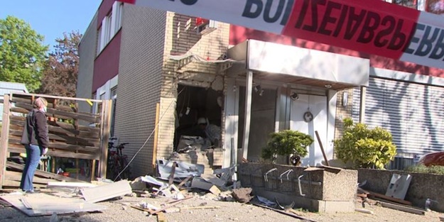 Almanya’da banka ATM’leri havaya uçuruldu