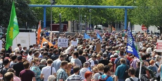 Almanya'da basın özgürlüğü yürüyüşü