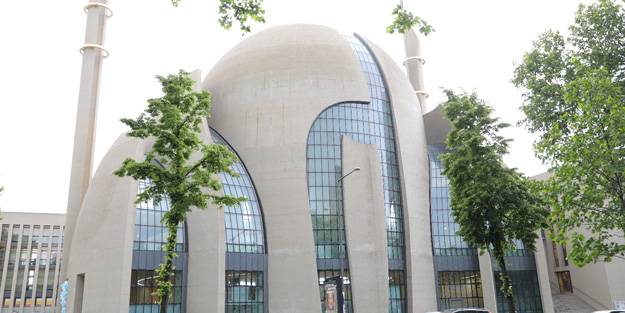 Almanya'da bir camiye kundaklama girişimi