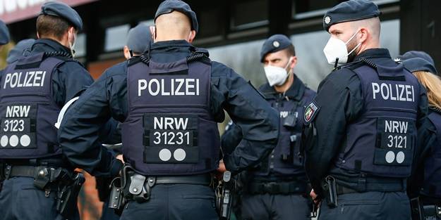 Almanya'da bir kreşe 'havaya uçurma' tehdidi! Operasyon başlatıldı