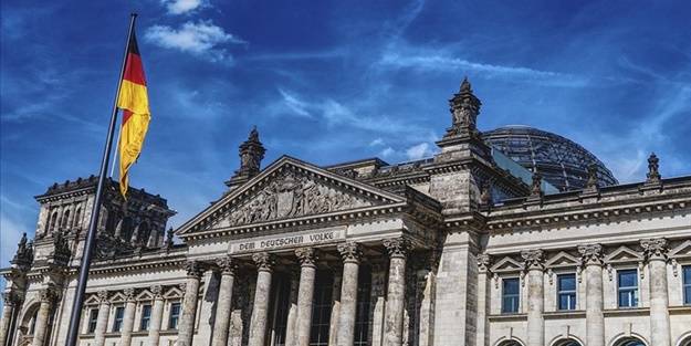 Almanya'da bir MİT mensubu tutuklandı iddiası!