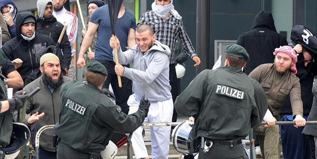 Almanya’da cami düşmanlığı