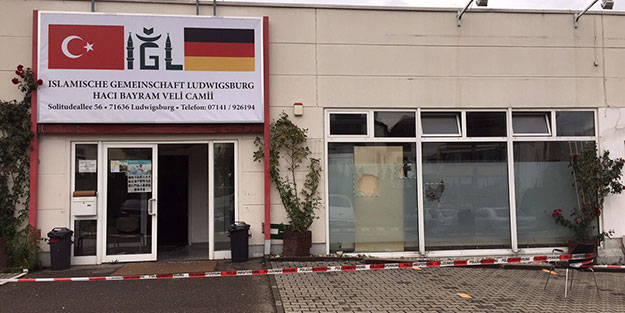 Almanya’da camiye saldırı