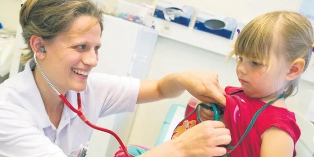 Almanya’da çocuk doktoru bulunamıyor