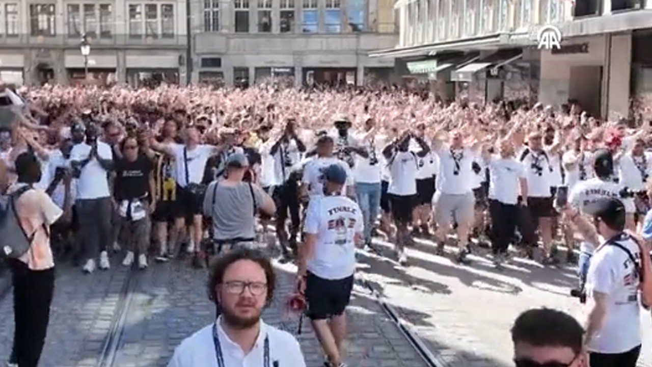 Almanya'da dev final öncesi Fransızlar, İsrail'e karşı Filistin bayraklarıyla Gazze için yürüdü