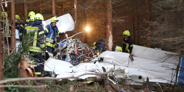 Almanya'da düşen uçakta intihar şüphesi!
