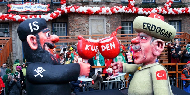 Almanya'da Erdoğan için skandal maket!