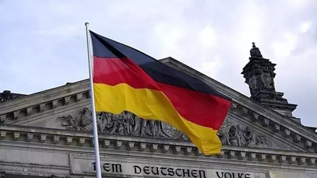 Almanya’da erken seçim! İktidarın adayı belli oldu